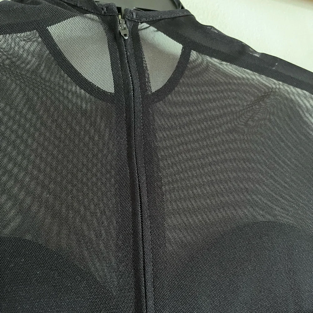 90'S  Classic elegant evening black top sheer with satin look detail blouse - Picture 6 of 10